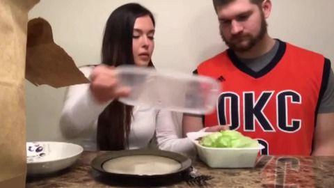 外国人吃辣条爆料视频,外国人挑战中国辣条,辣度揭秘! 第2张 外国人吃辣条爆料视频,外国人挑战中国辣条,辣度揭秘! 第2张